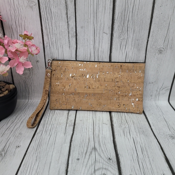 YKK Wristlet Clutch in Natural Cork with Dashes of Silver - Picture 1 of 8